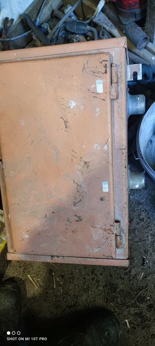 Ящик с рубильником.