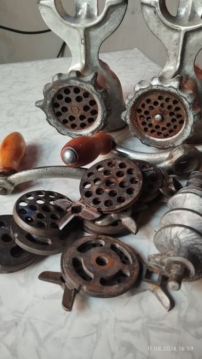 Две советские мясорубки