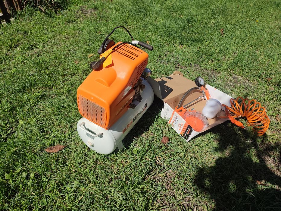 Compresor aer RURIS AirPower 2400 plus kit compresor. Stare excelentă.