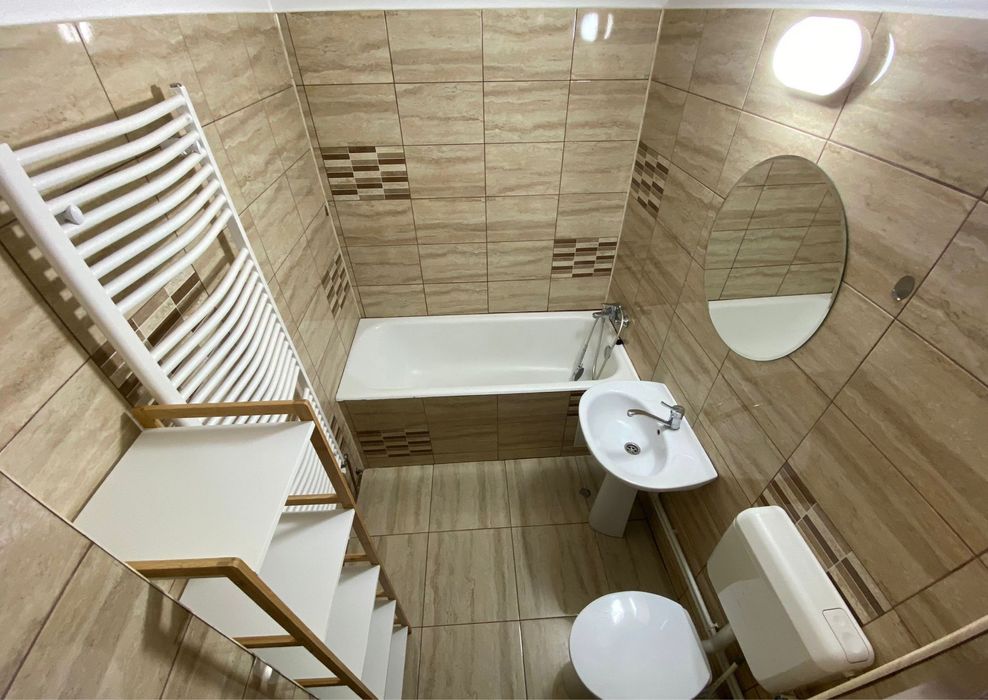 Apartament 3 camere decomandat Gaesti