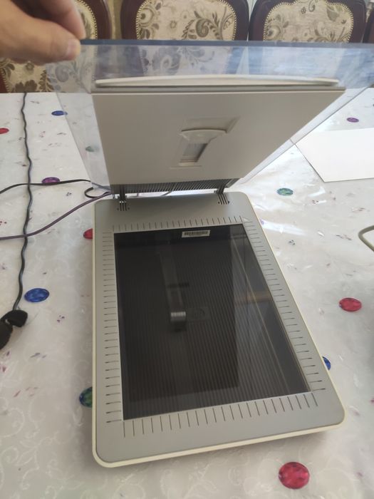 Продам сканер HP Scanjet G2710