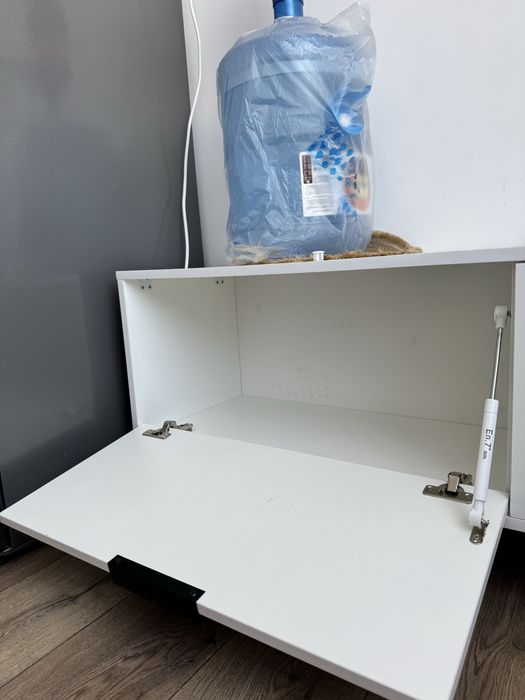 Продам тумбу под телевизор