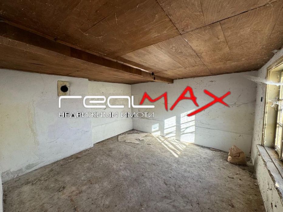 Продава къща в с. Горно Изворово