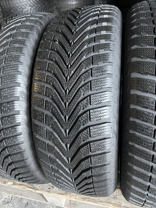 4 anvelope de iarna 205/60/16 Vredestein 8 mm!