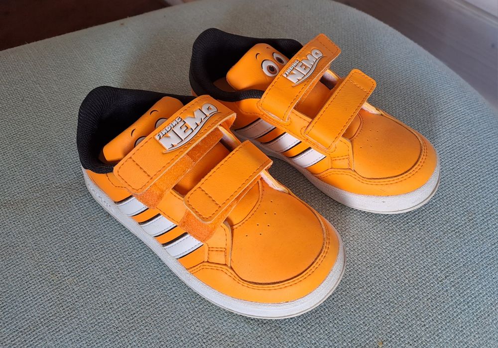 Vând adidași copii Adidas mărime 26