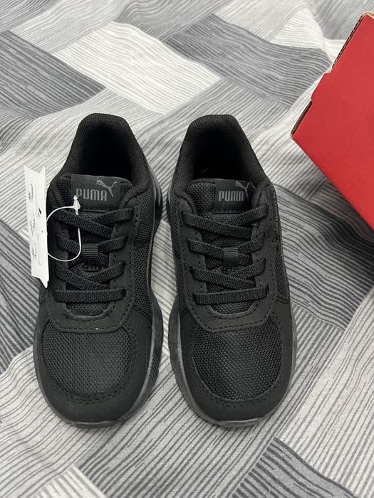 Adidași PUMA noi pentru copii.