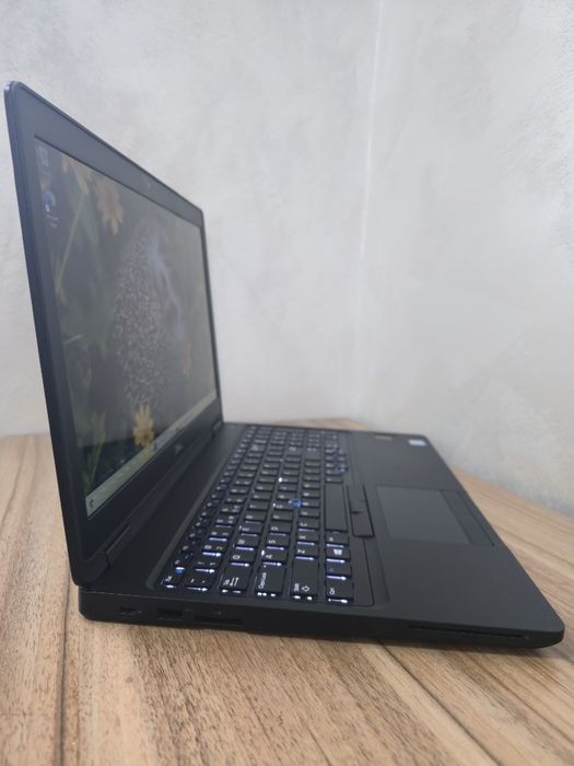 Лаптоп Dell Latitude 5590, i5-8th, 8GB RAM, 256GB  NVMe, 15.6"