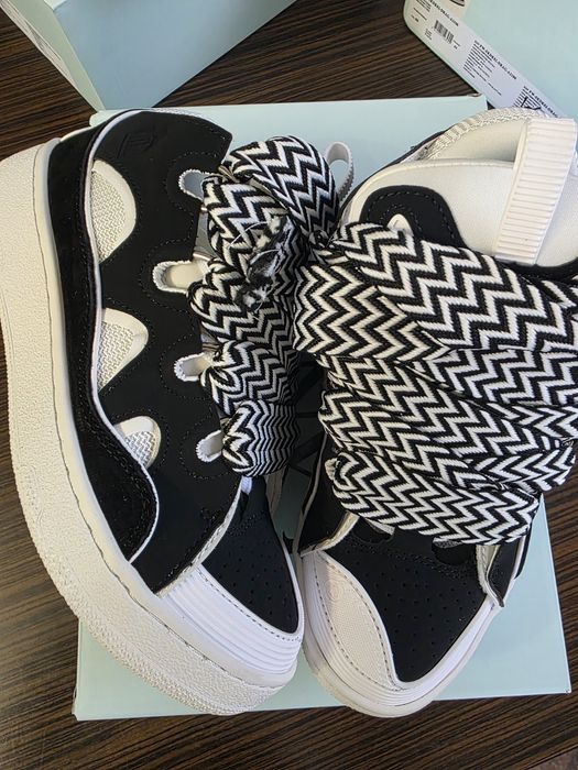 Vând Lanvin curb New  model 43