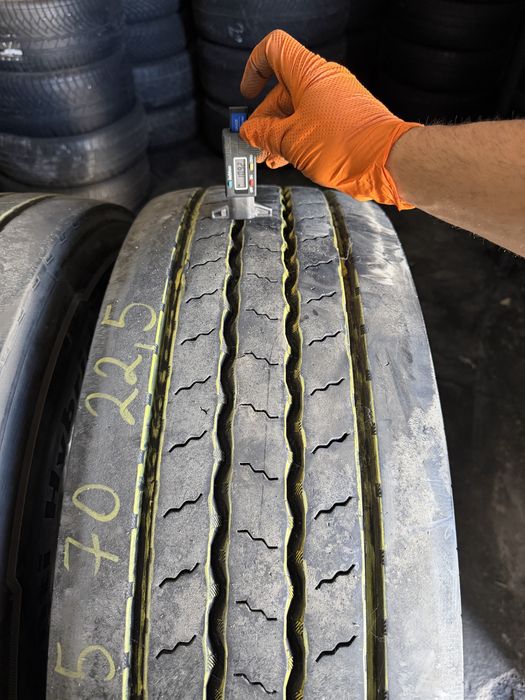 2 anvelope camion directie 315/70/22.5 , Continental , 11 mm !