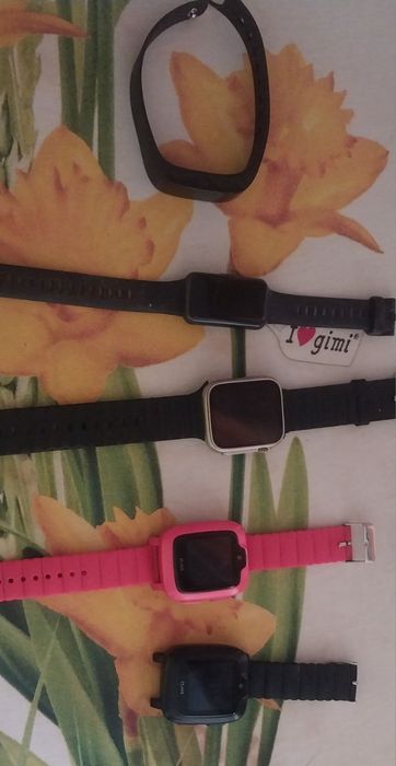 часы разного моделя