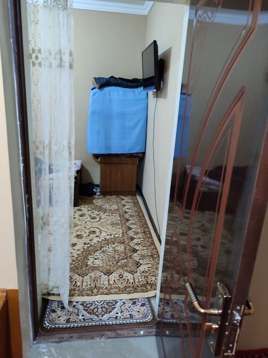 Uy ozimniki 1 sotix 3 xona ashxona 1xojat xona 1 xomom1