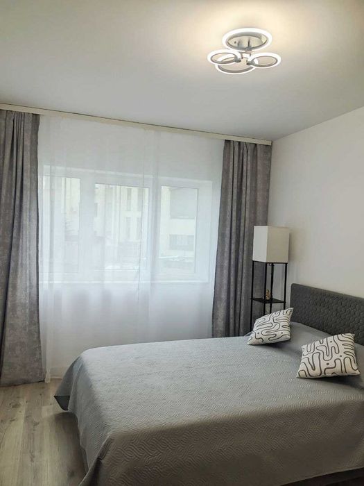 Închiriez apartament