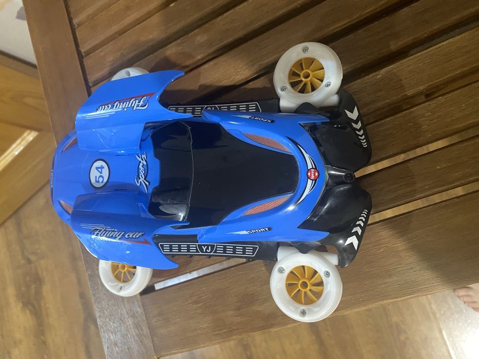 Машинка музыкальная