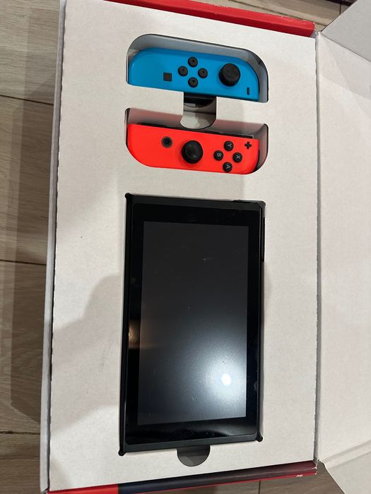 Nintendo  Switch