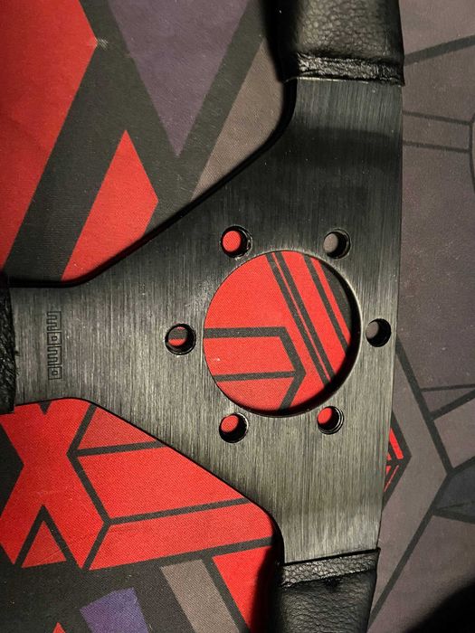 Продам руль MOMO