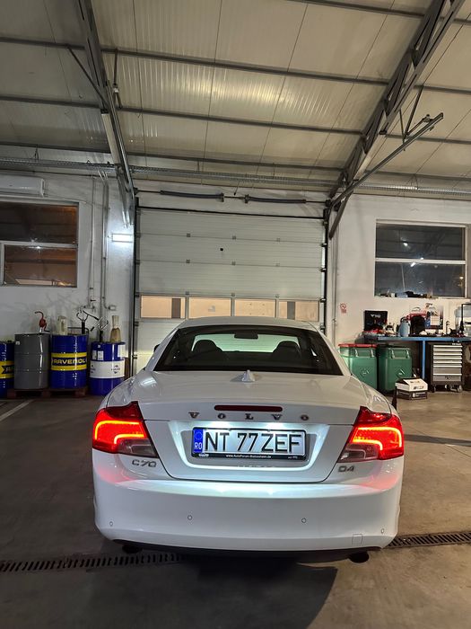 Volvo C70 Inscription facelift impecabil — D4 (177cp), automat, 2012