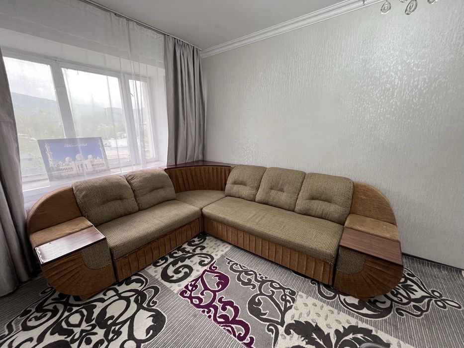 Угловой диван б/у