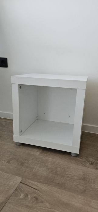 Етажерка кубче за под