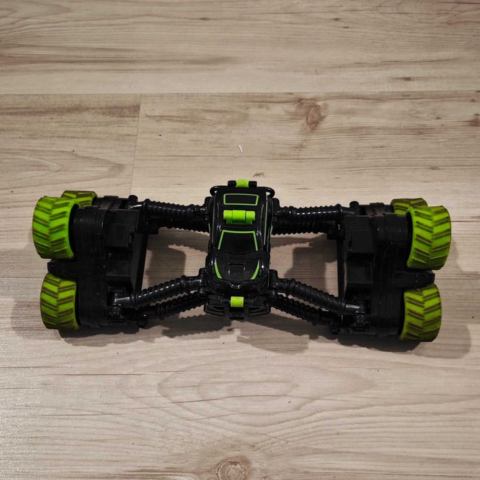 STUNT CAR играчка кола с дистанционно управление