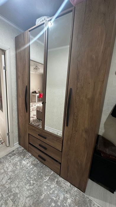 Шкаф в прихожую .