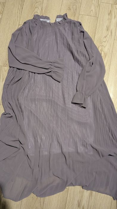 Платья стильные, универсальные