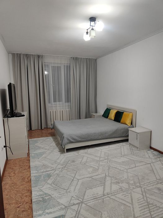 По часам 2000 вечером 2500