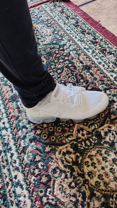 vapormax nike 42. 43 razmer bor yangi