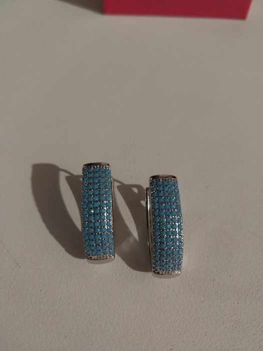 Женские модные серьги