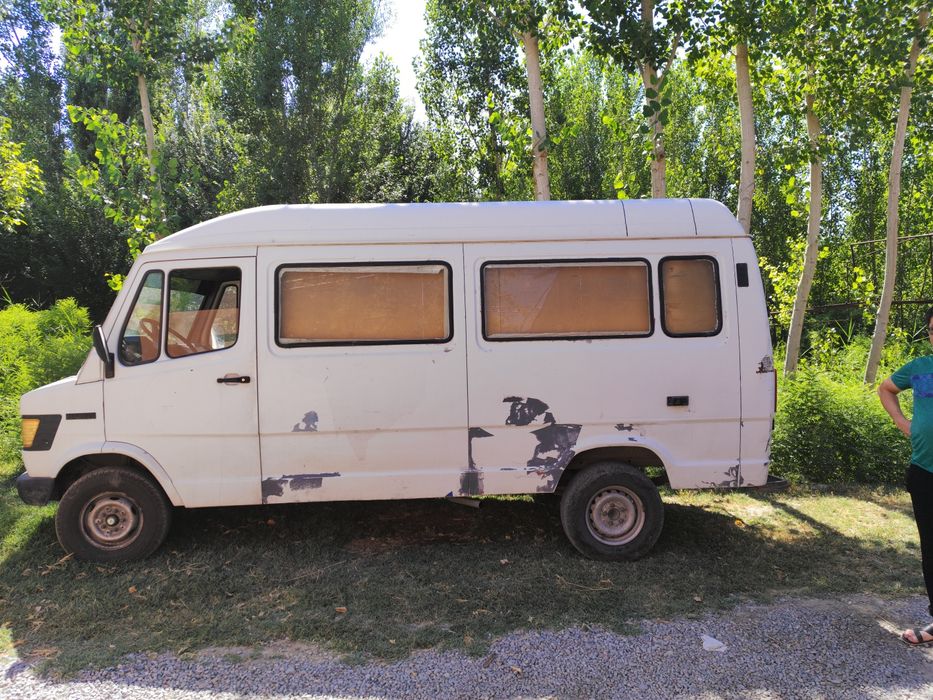 Мерседес Бенс спринтер