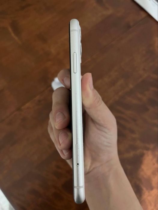 обменяю Айфон 11 64gb