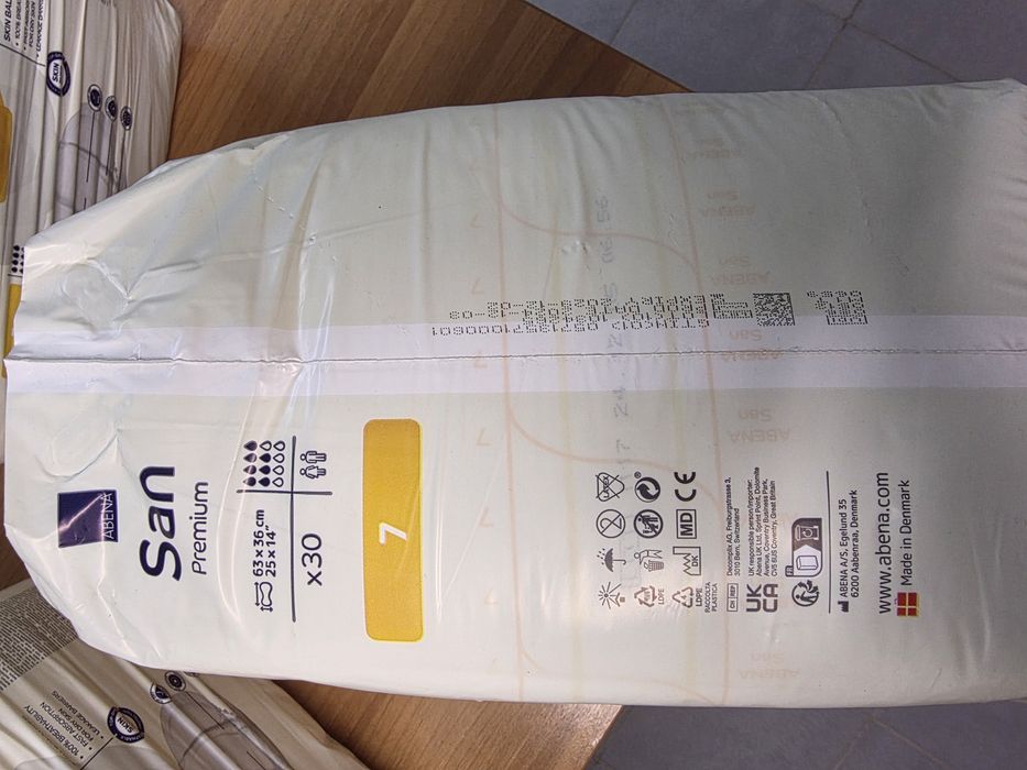 Scutece si absorbante pentru adulți