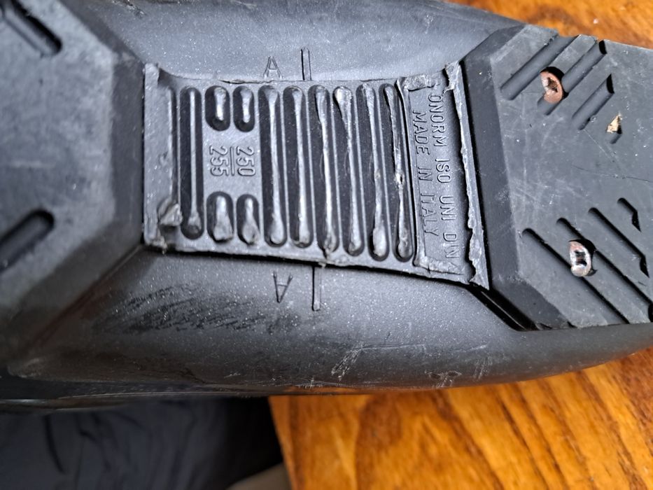 Продавам ски обувки