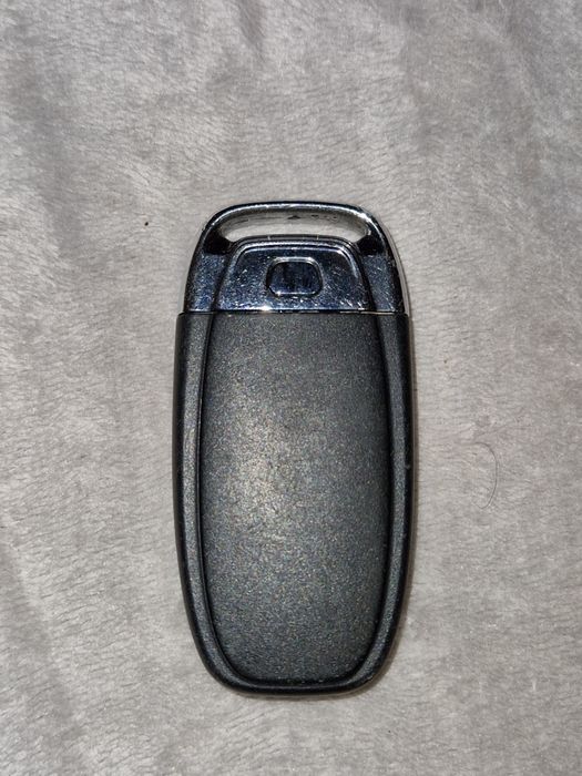 Cheie Audi originală OEM 3 butoane - Marquardt