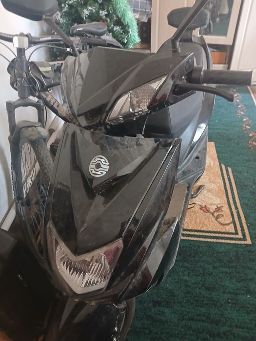 Электро скутер почти новый