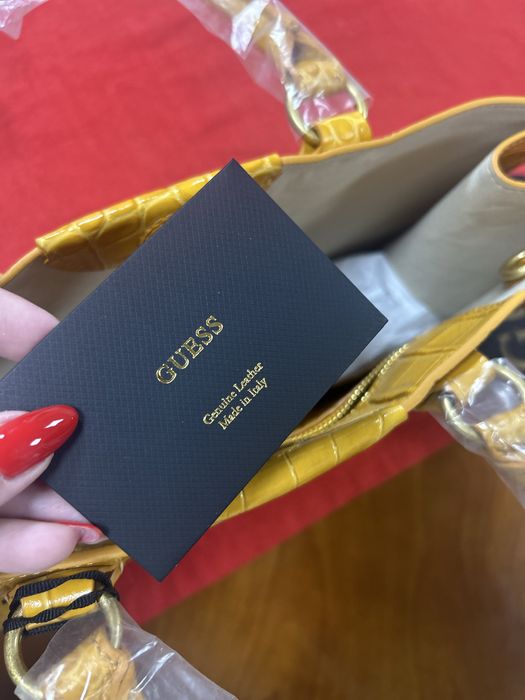 Geanta piele naturala Guess noua!