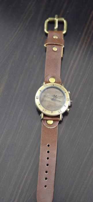 Часы привозные кварцевые