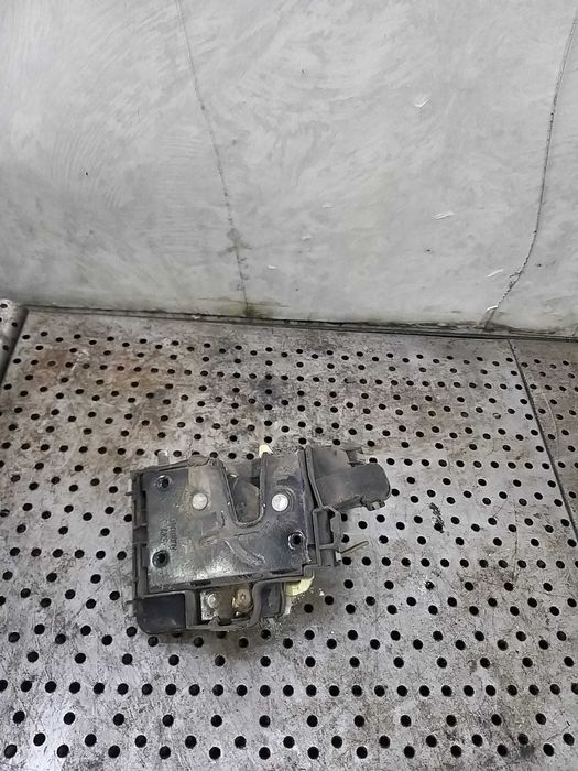 broasca usa dreapta spate vw polo 6n 6n4839016b
