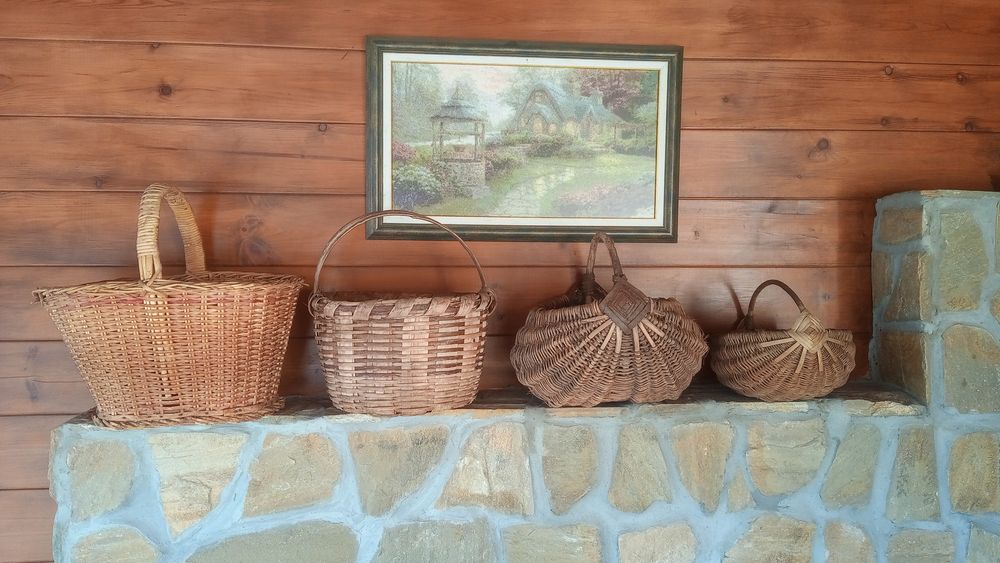 Плетени кошници .Плетена чанта-2 броя.