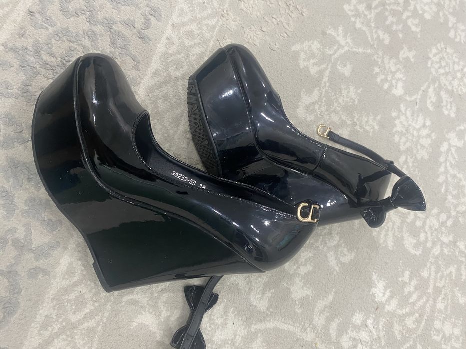 продам новый каблук-платформа