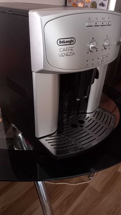 Кафемашина DeLonghi Caffè Venezia с гаранция