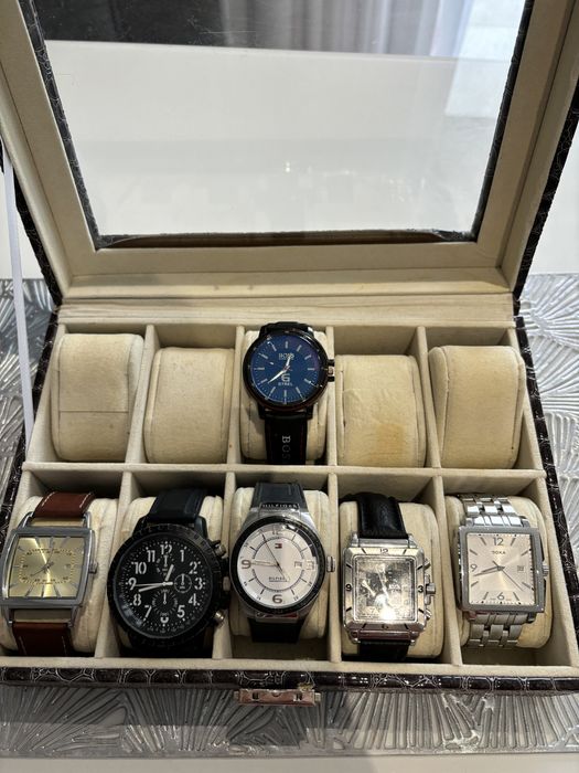 Vand ceasuri la alegere!