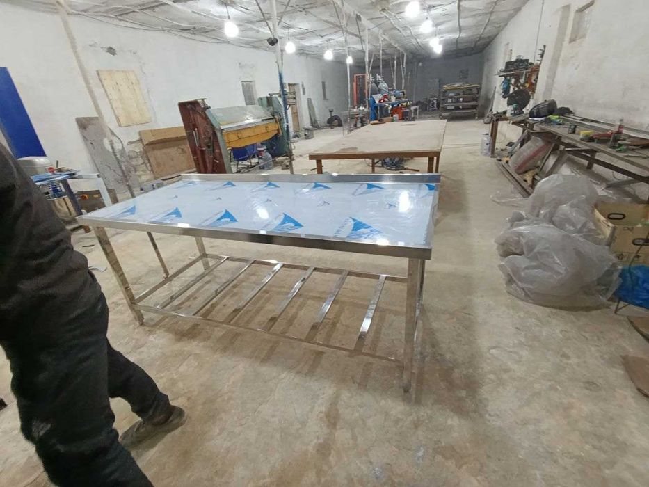 Нержвика стол из прочнох материалов