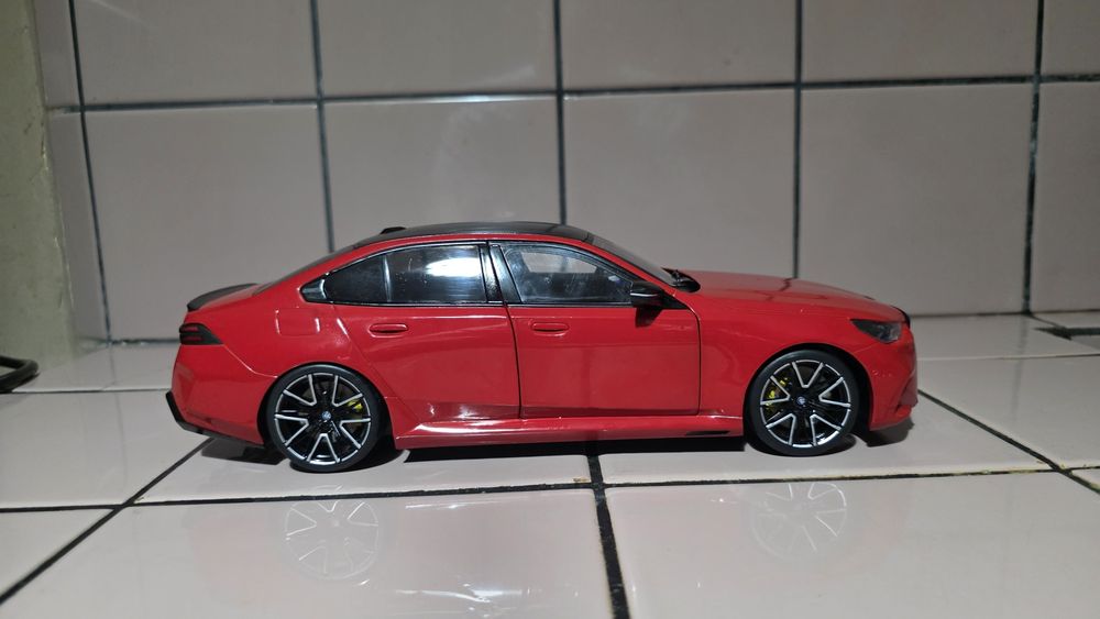 Продавам BMW M5 1:18 Solido