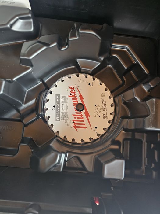 Circular milwaukee m18 FCS552