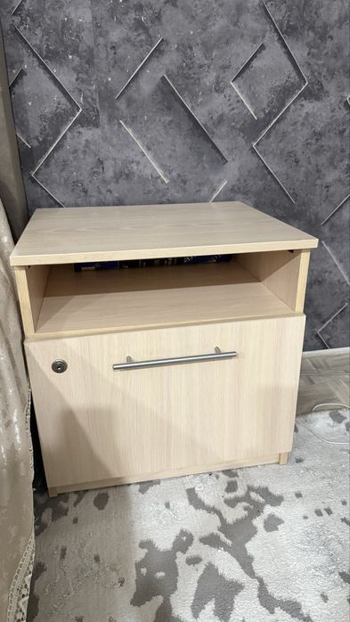 Продам прикроватные тумбы