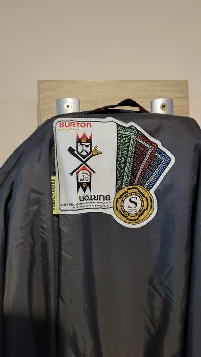Vând geacă de snowbord, Burton