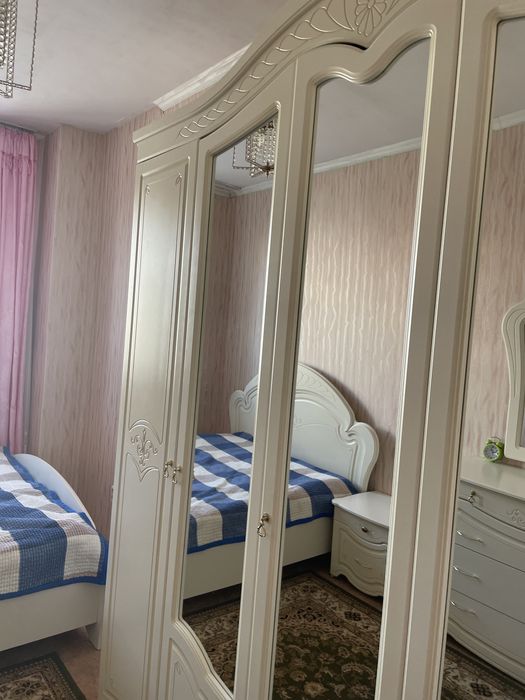Продам спальный гарнитур,район Кошкарбаева