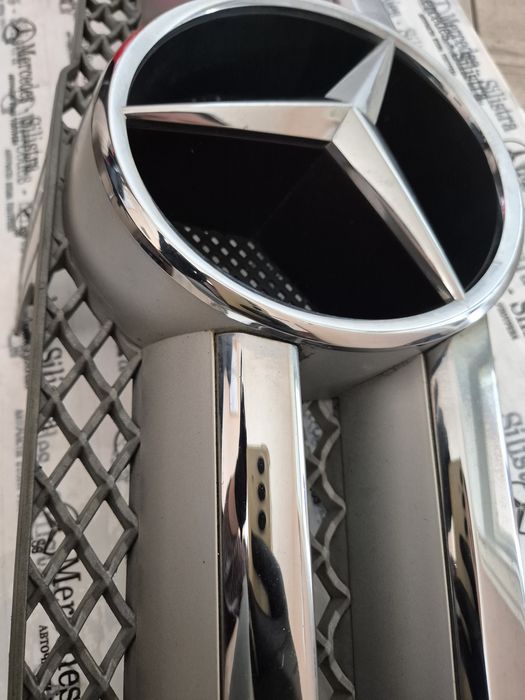 W219 facelift Предна радиаторна решетка Mercedes Cls
