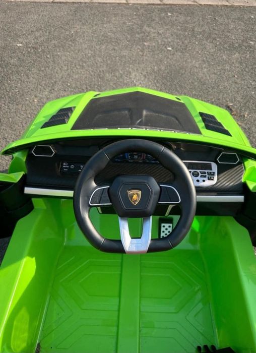 Mașinuța pt copii electrica Lamborghini Urus,folosita o singura data i