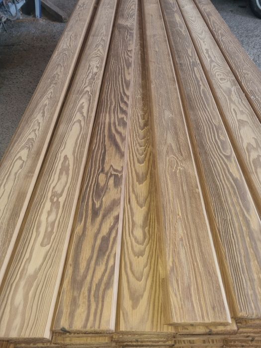 Lambriu termotratat antichizat(periat)  pin s